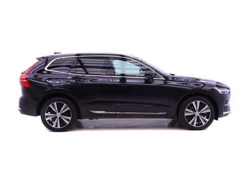 Certified 2022 Volvo XC60 B6 Inscription w/ Advanced Package image 4