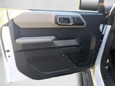 Used 2023 Ford Bronco Wildtrak image 11