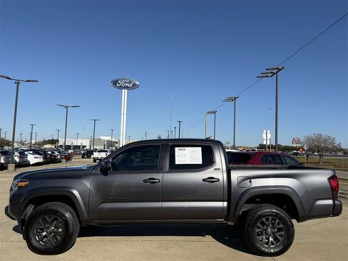 Used 2023 Toyota Tacoma SR5 image 3