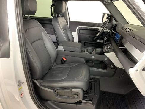 Used 2022 Land Rover Defender 90 S AWD/4WD image 30