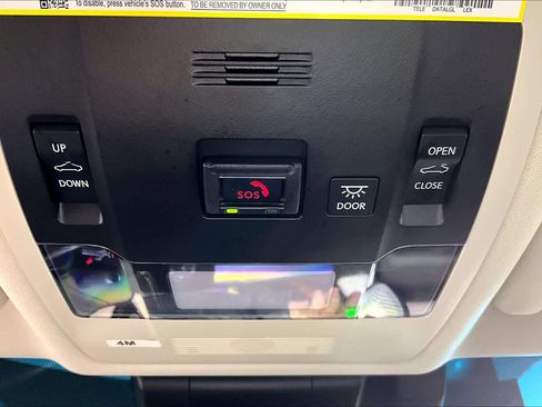 Used 2025 Lexus ES 300h w/ Premium Package image 34