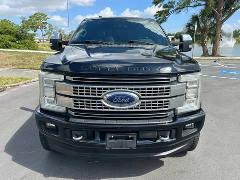 Used 2017 Ford F350 Platinum w/ Platinum Ultimate Package AWD/4WD image 4