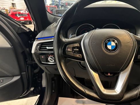Used 2017 BMW 530i xDrive AWD/4WD image 12