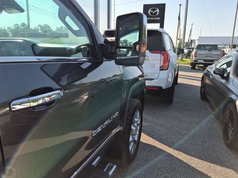 Used 2016 GMC Sierra 2500 Denali w/ Duramax Plus Package AWD/4WD image 11