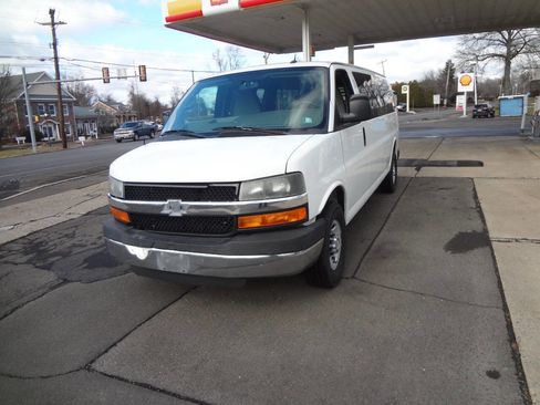 Used 2014 Chevrolet Express 3500 LT w/ LT Preferred Equipment Group image 2