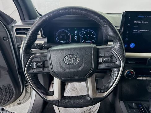 Used 2024 Toyota Tacoma TRD Off-Road image 12