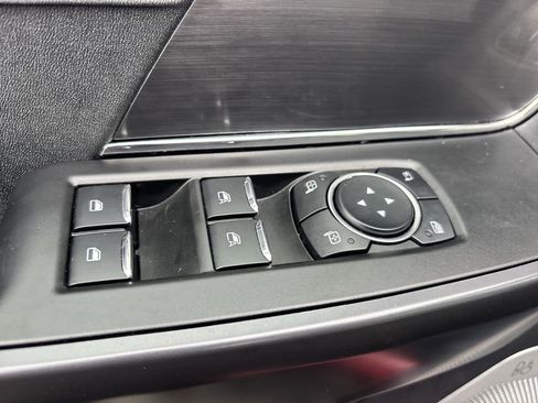 Used 2025 Ford F150 Lariat w/ Equipment Group 502A High image 18