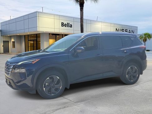 Certified 2025 Nissan Rogue SV w/ SV Premium Package FWD image 2