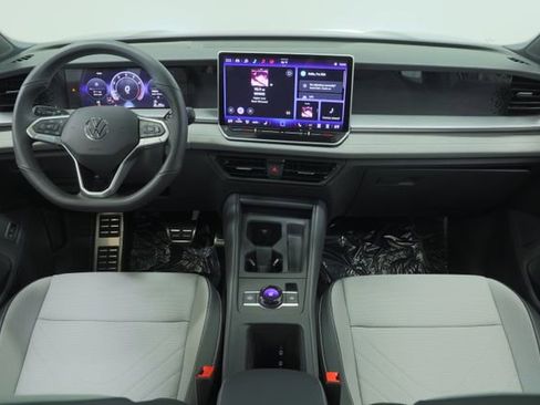 New 2026 Volkswagen Tiguan SE R-Line FWD image 11