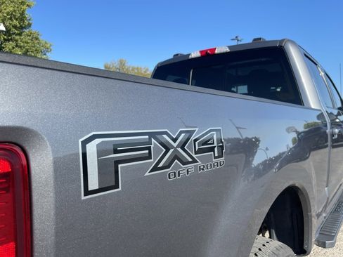 Used 2022 Ford F250 Lariat w/ Black Appearance Pkg image 24