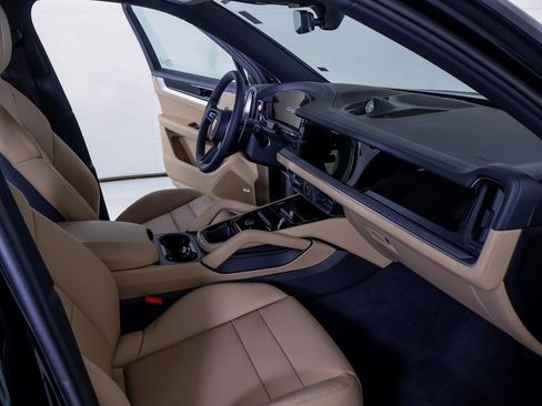 New 2026 Porsche Cayenne E-Hybrid image 8