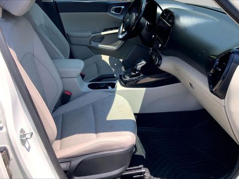 Used 2021 Kia Soul EX FWD image 9