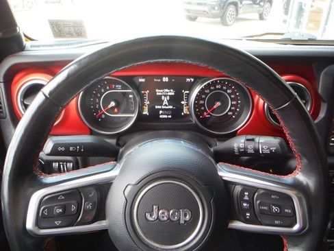 Used 2021 Jeep Wrangler Unlimited Rubicon w/ Dual Top Group AWD/4WD image 37