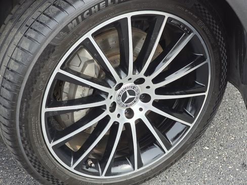 Used 2019 Mercedes-Benz GLC 300 image 17