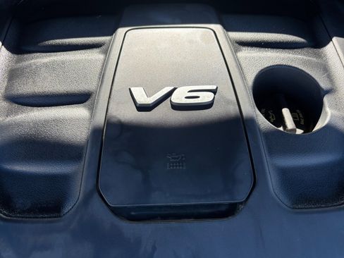 Used 2019 Jeep Grand Cherokee Limited image 22