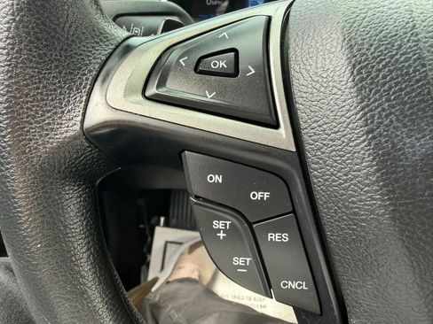 Used 2019 Ford Fusion SE image 31