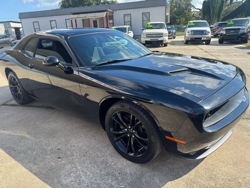 Used 2016 Dodge Challenger SXT w/ Blacktop Package image 5
