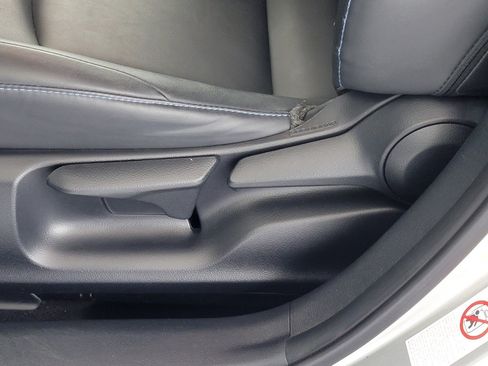 Used 2016 Toyota Prius Three Touring FWD image 16