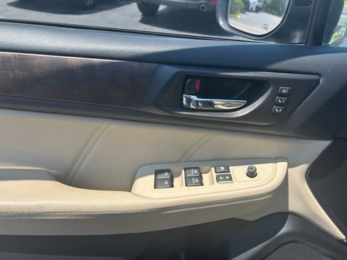 Used 2018 Subaru Outback 2.5i Limited AWD/4WD image 16