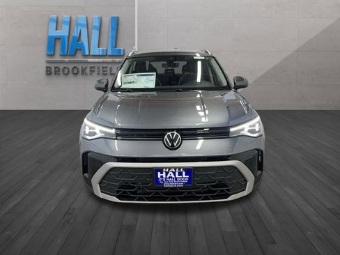 New 2025 Volkswagen Taos SE image 8