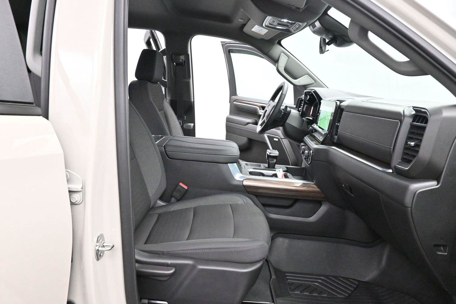 Used 2026 Chevrolet Silverado 1500 RST AWD/4WD image 31