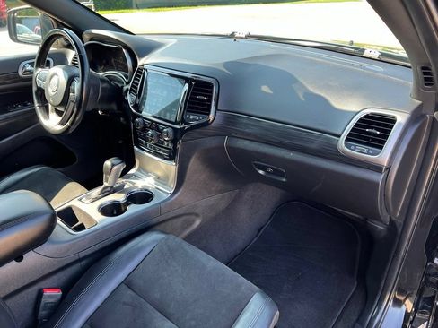 Used 2022 Jeep Grand Cherokee Laredo X AWD/4WD image 9