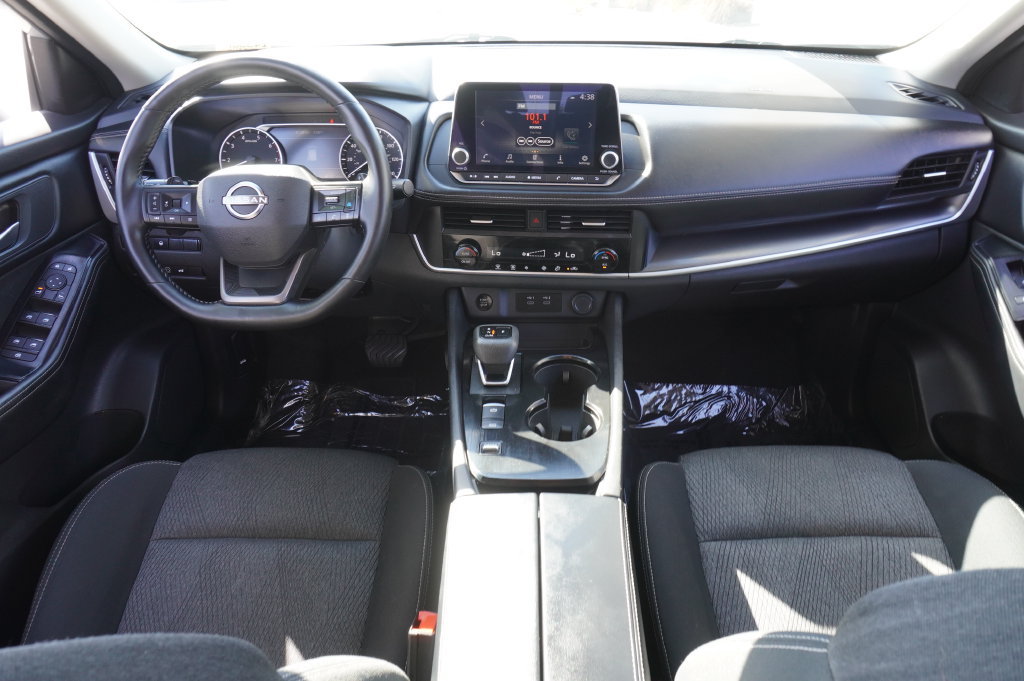 Certified 2025 Nissan Rogue SV FWD image 11