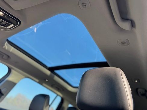 Used 2022 Jeep Grand Cherokee L Limited image 16