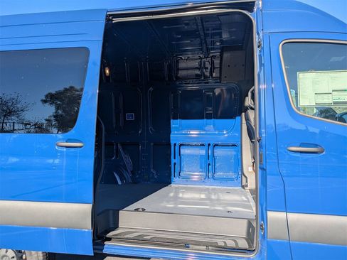 New 2025 Mercedes-Benz Sprinter 2500 image 7