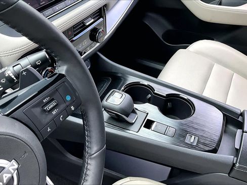 Certified 2022 Nissan Rogue SV w/ SV Premium Package image 16