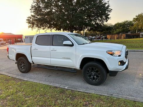 Used 2021 Toyota Tacoma SR5 RWD image 7