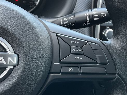 New 2025 Nissan Kicks Play S image 22