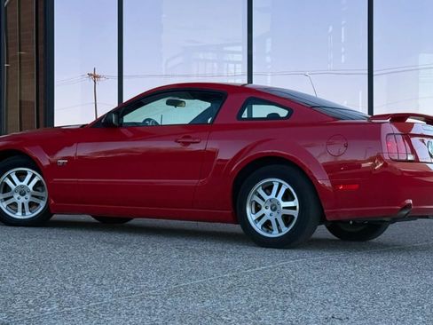 Used 2005 Ford Mustang GT Premium RWD image 6