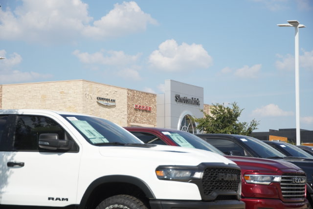 Used 2025 GMC Acadia AT4 w/ Luxury Package AWD/4WD image 24