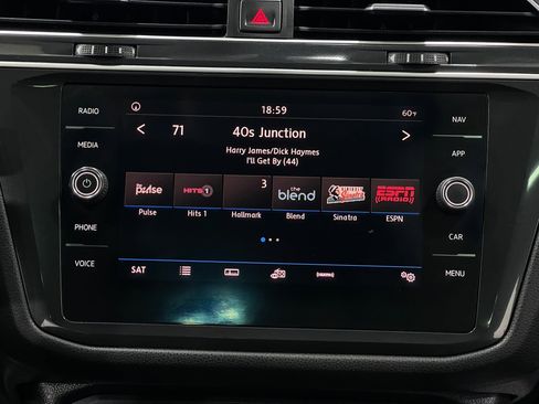 Used 2018 Volkswagen Tiguan SEL image 24