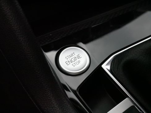 Certified 2024 Volkswagen Taos SEL image 29