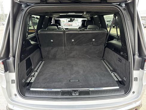 Used 2024 Jeep Grand Wagoneer L Series III image 32