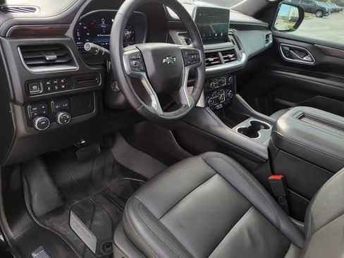 Used 2023 Chevrolet Tahoe Z71 w/ Luxury Package AWD/4WD image 19