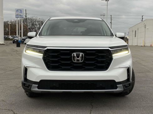 New 2025 Honda Pilot EX-L image 8