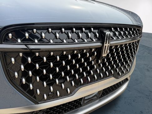 New 2026 Lincoln Nautilus Premier w/ Equipment Group 102A AWD/4WD image 9