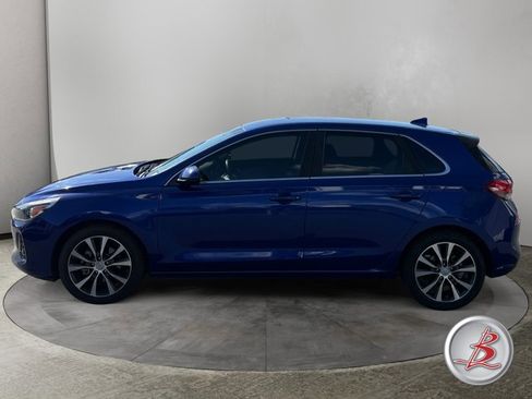 Used 2019 Hyundai Elantra GT FWD image 4