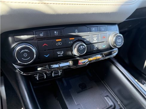 Used 2022 Dodge Durango R/T w/ Blacktop Package AWD/4WD image 44