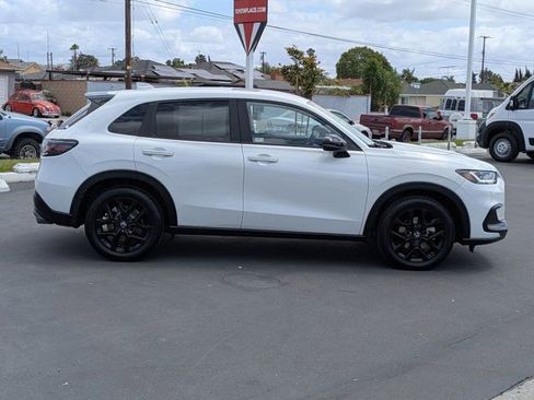 Used 2023 Honda HR-V Sport image 4
