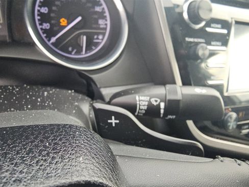 Used 2019 Toyota Camry SE image 14