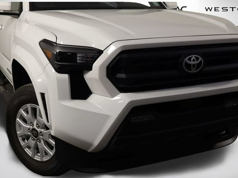 Used 2025 Toyota Tacoma SR5 RWD image 41