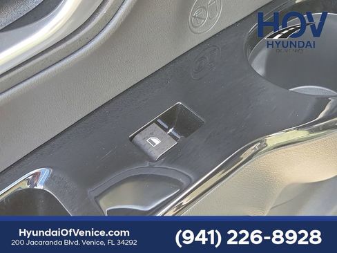 Certified 2025 Hyundai Santa Cruz Limited AWD/4WD image 18