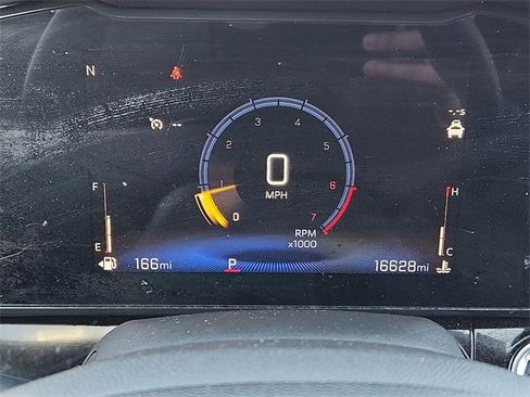 Certified 2024 Chevrolet Trax RS w/ Sunroof Package image 23