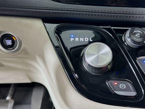 Used 2017 Chrysler Pacifica Limited w/ Advanced Safetytec Group image 25