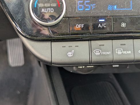 Used 2025 Hyundai Elantra SEL FWD image 15