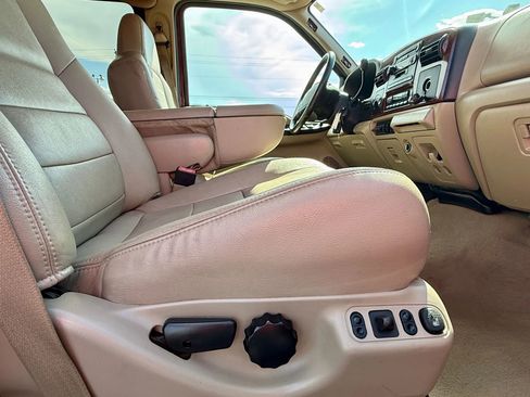 Used 2006 Ford F350 Lariat image 15